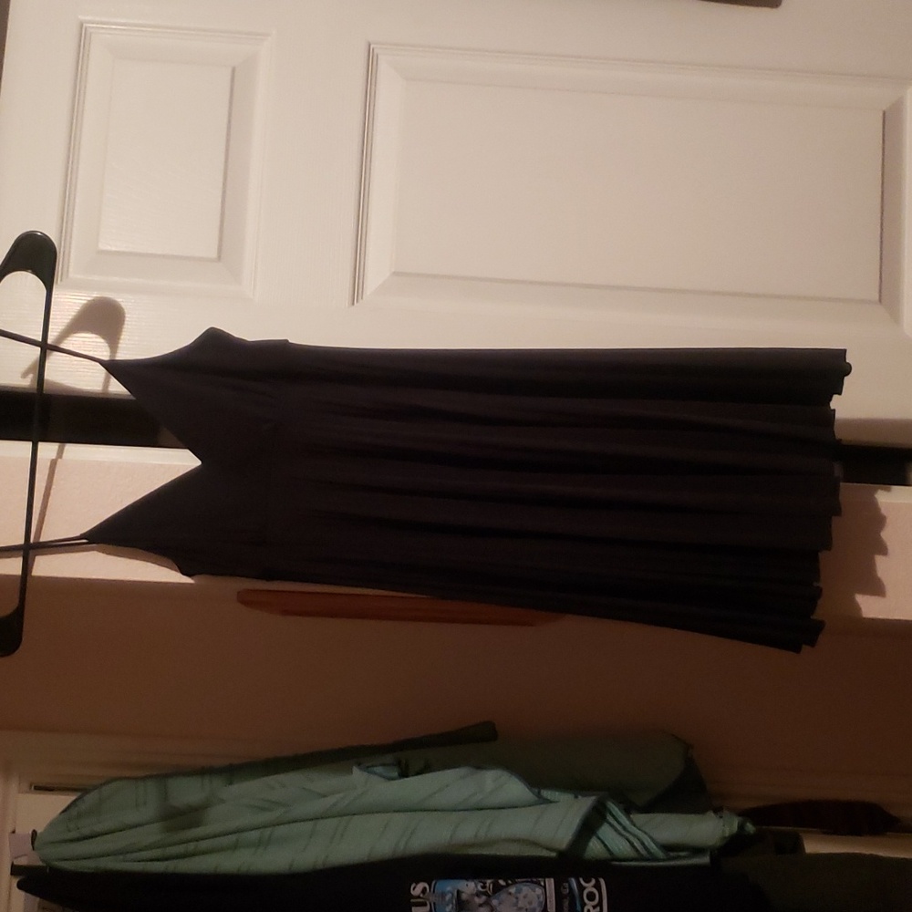 Mai Tai Black Sleeveless Dress with pleated detail XS silky